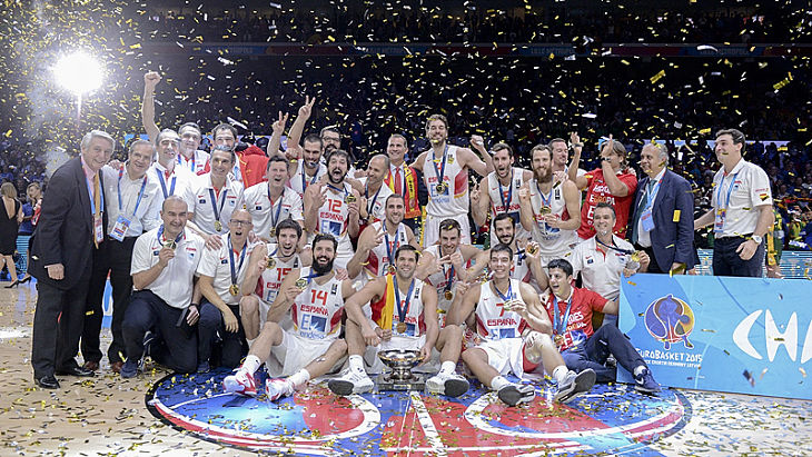 Испанцы — фавориты в борьбе за титул