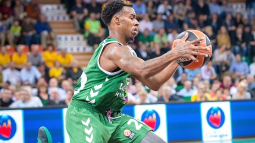 Дариус Адамс