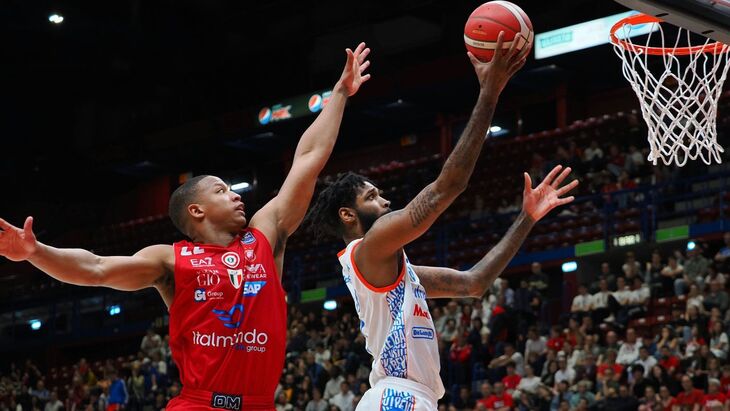 В атаке Октавиус Эллис