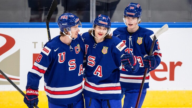 Джейк Сэндерсон (слева)