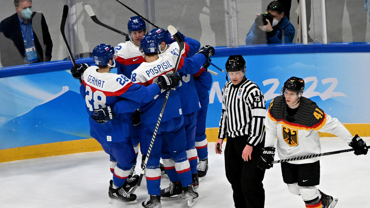 Словаки забросили в ворота немцев четыре безответные шайбы