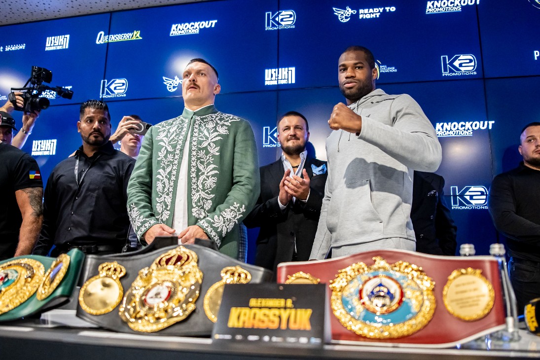 Даниэль Дюбуа (справа)