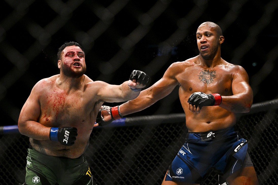 Сирил Ган (справа)