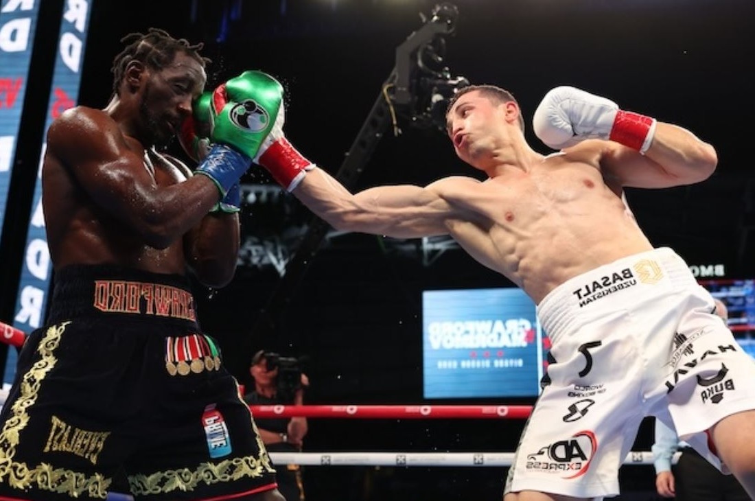 Исраил Мадримов (справа)