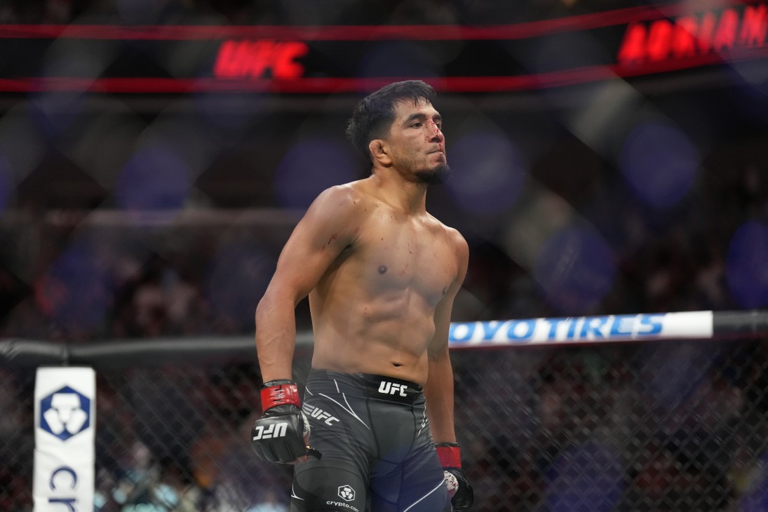 Адриан Янез