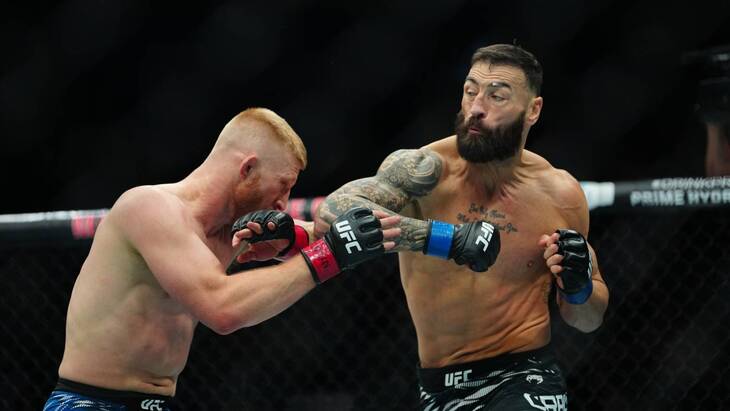 Пол Крейг (справа)