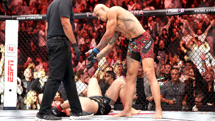 Алекс Перейра против Магомеда Анкалаева