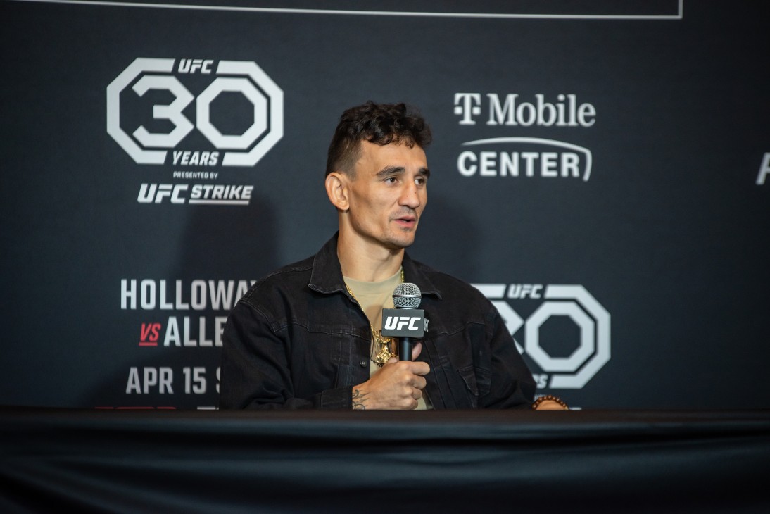 Макс Холлоуэй