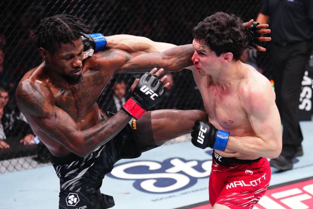 Кевин Холлэнд против Майка Мэллота