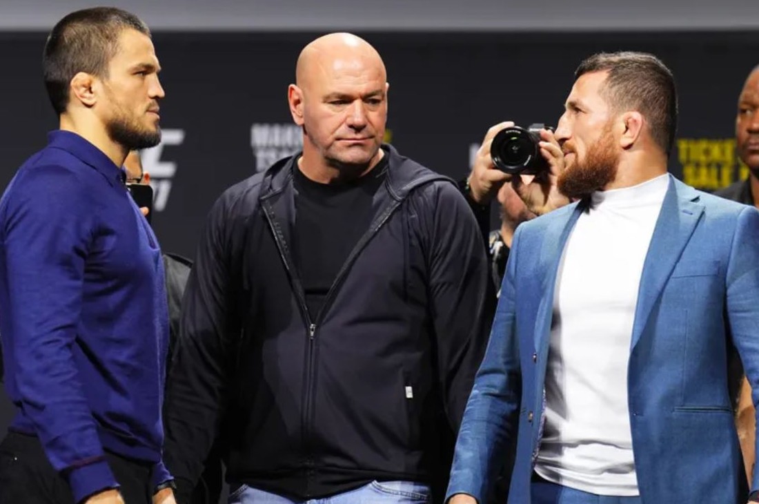 Умар Нурмагомедов (слева)