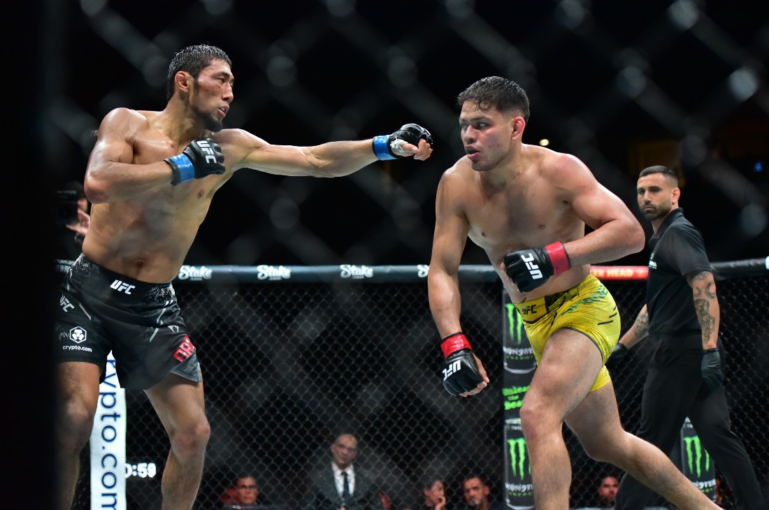 Мактыбек Оролбай против Элвиса Бреннера