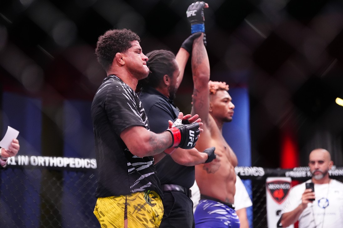 Гилберт Бернс и Майкл Моралес