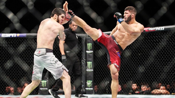 Арман Царукян (справа)