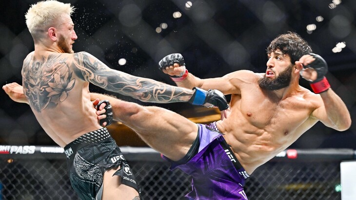 Дэн Хукер против Армана Царукяна