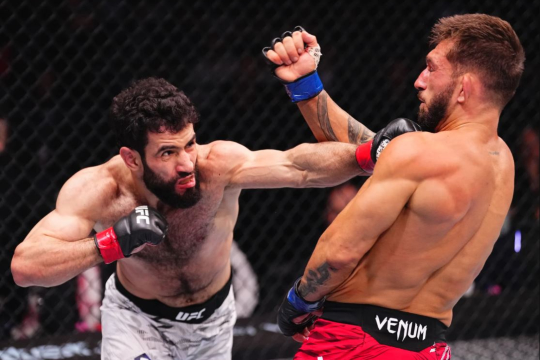 Мухаммаджон Наимов (слева)