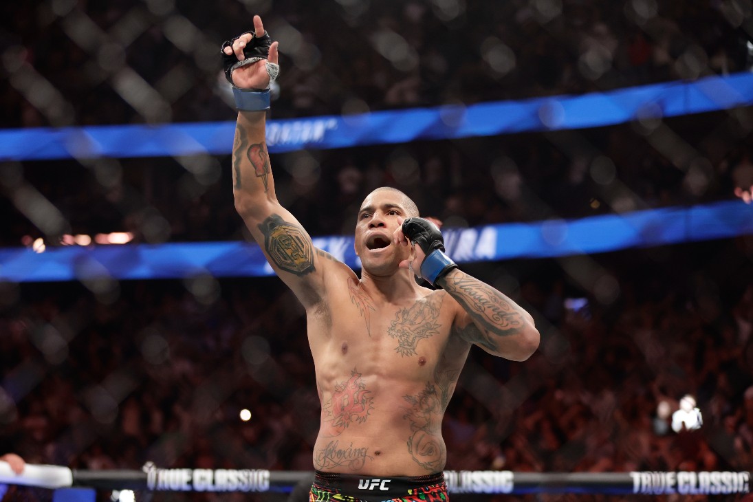 Алекс Перейра — чемпион UFC в полутяжелом весе