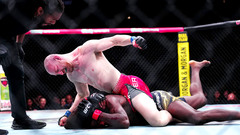 Джо Пайфер против Исраэля Адесаньи