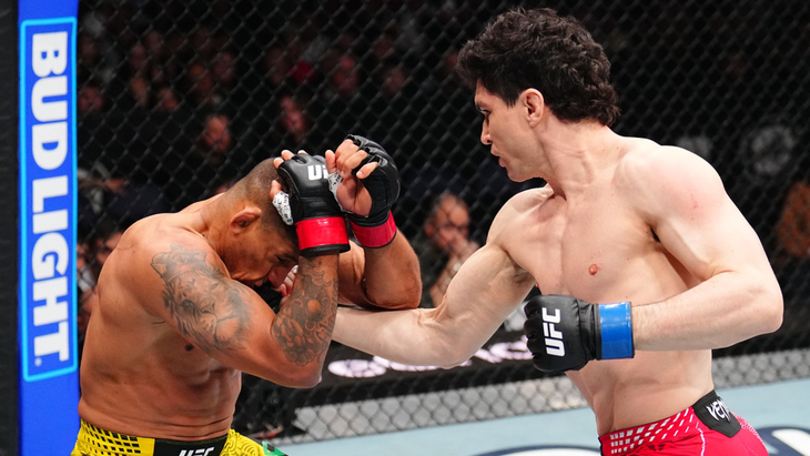 Гилберт Бернс против Майка Мэллота