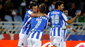 партнеры поздравляют Антони Гризманна (7)