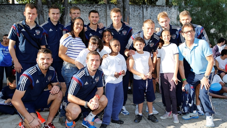 Сборная России посетила специализированный центр для людей с ограниченными возможностями