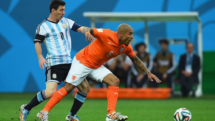 Найджел де Йонг успешно мешал Лео Месси проявлять свои качества