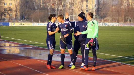 Футболисты «Сахалина»