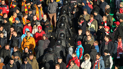 Болельщики на матче «Арсенал» — «Спартак»