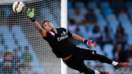 Икер Касильяс