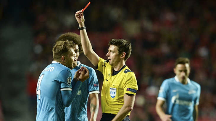 Кришито получил красную карточку