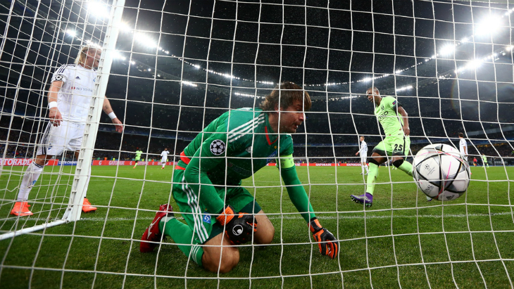 Александр Шовковский пропускает гол