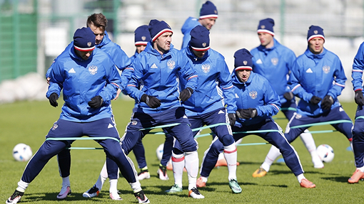 Футболисты сборной России