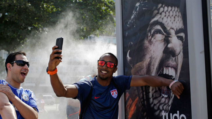 Селфи с Суаресом бывает опасно