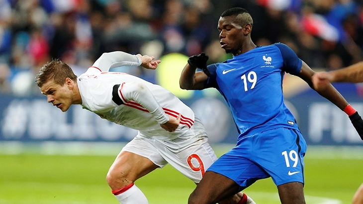 Сборная России проиграла на «Стад де Франс» со счетом 2:4