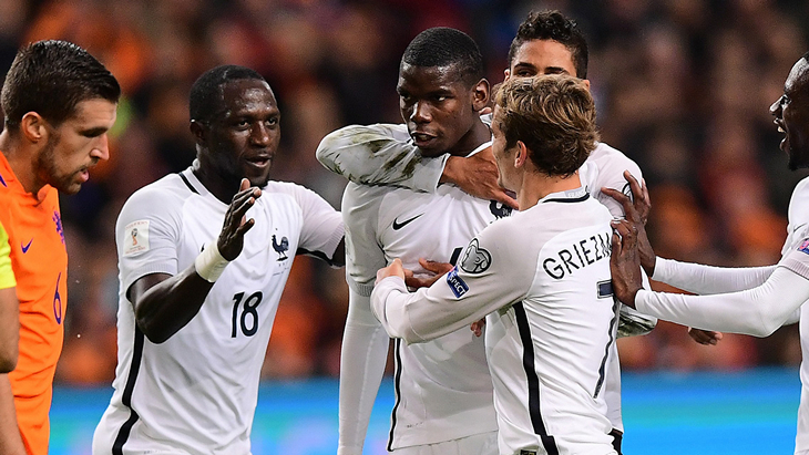 Поль Погба принимает поздравления