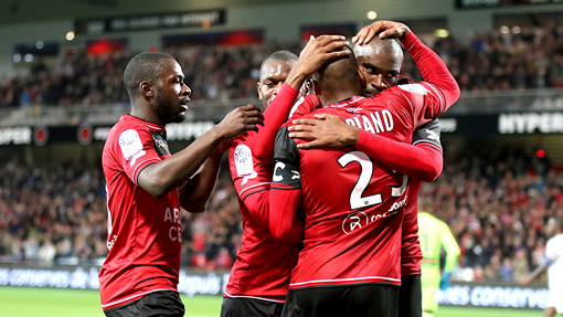 Футболисты «Генгама»