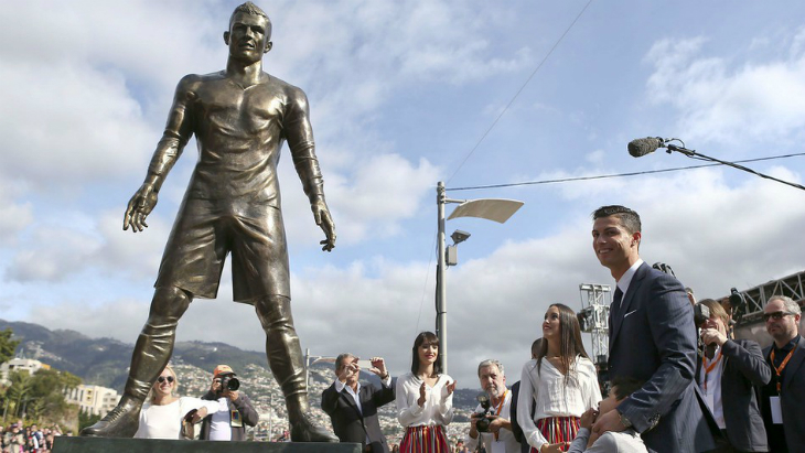 Сходство первой статуи Роналду с оригиналом тоже не было велико