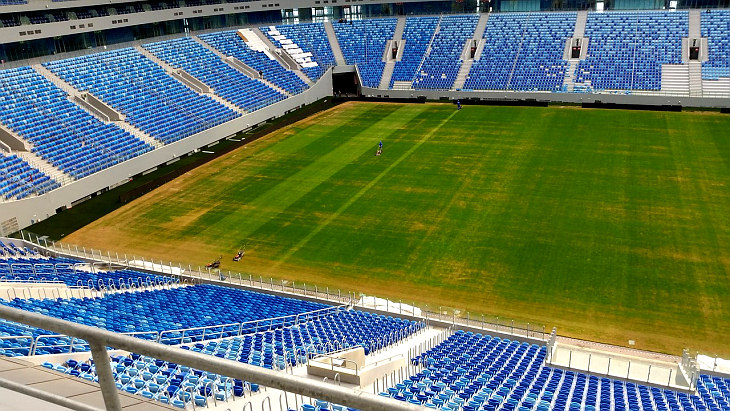 Поле стадиона «Крестовский»
