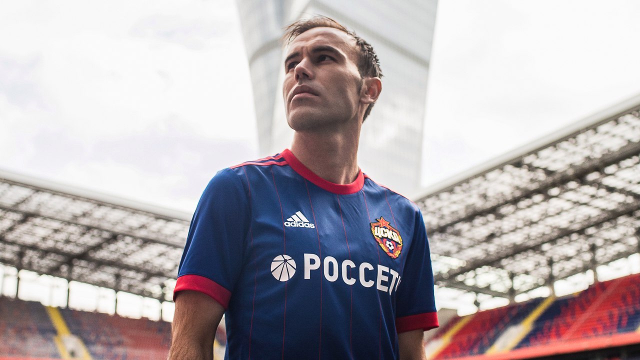 Бибрас Натхо в новой домашней форме «армейцев»