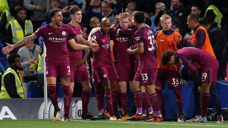 Пока что «МанСити» выше «МЮ»