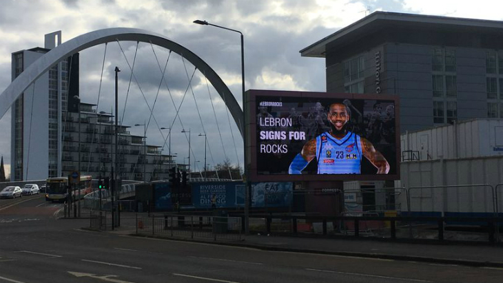 Леброн на щите