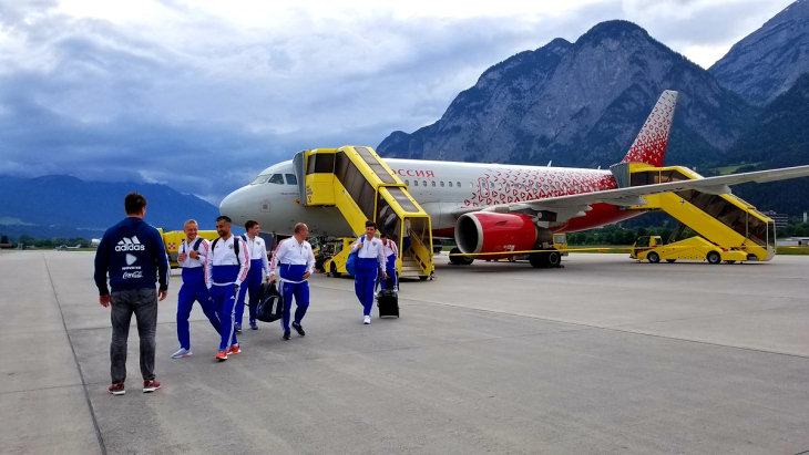 Сборная России прилетела в Австрию на сбор перед чемпионатом мира