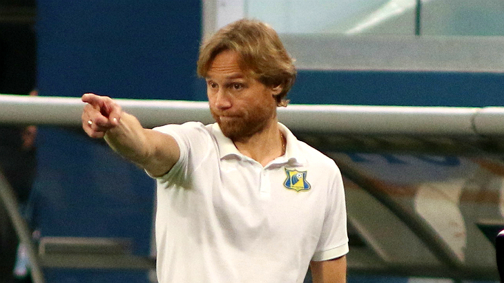 Валерий Карпин