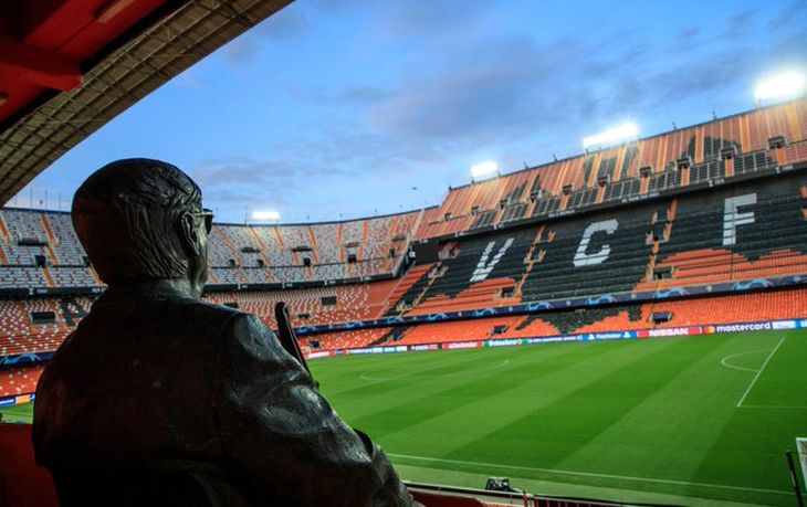 Статуя Висенте Наварро