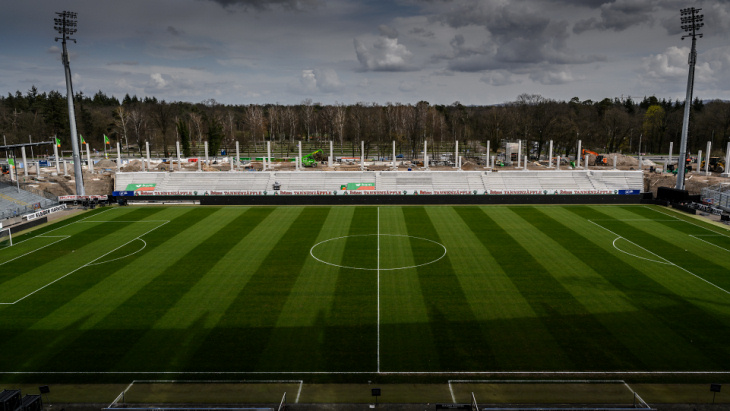 Австралия не будет останавливать сезон из-за коронавируса