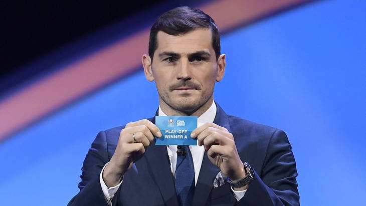 Икер Касильяс