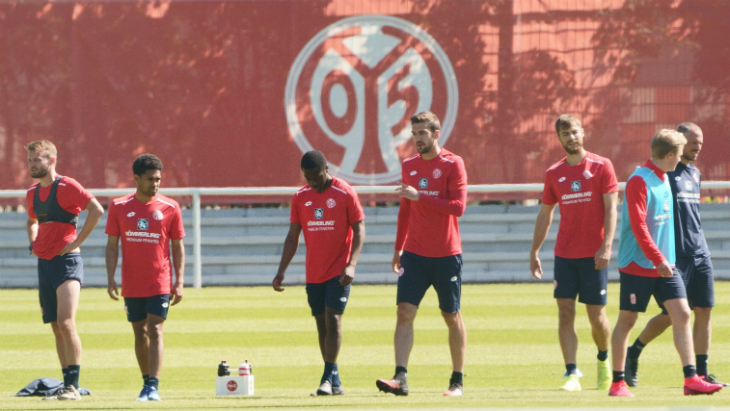 Игроки «Майнца» на тренировке