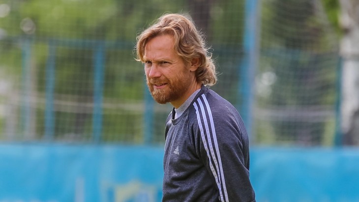 Валерий Карпин