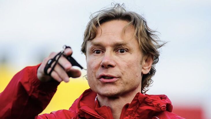 Валерий Карпин