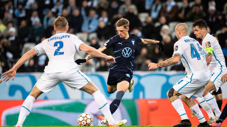 Сорен Рикс забивает гол