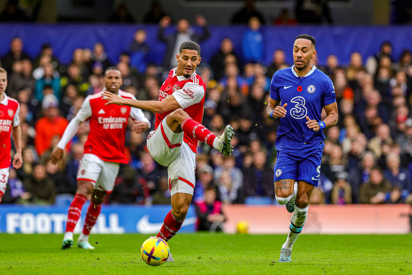 Вильям Салиба «съел» Пьера-Эмерика Обамеянга в недавнем матче с «Челси»